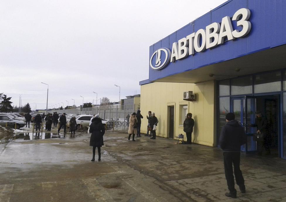 A view shows an entrance to the plant of carmaker AvtoVAZ in the city of Togliatti, Russia, in this February 24, 2016 file photo. REUTERS/Gleb Stolyarov