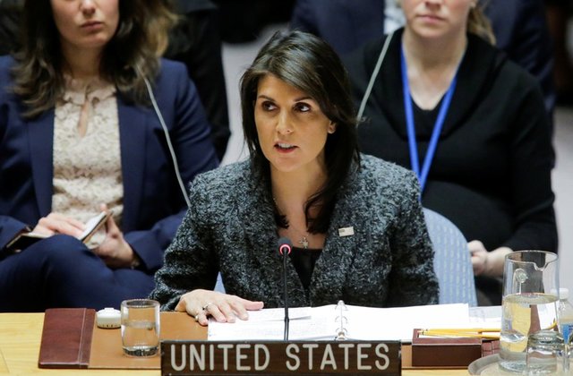 США смотрят на Россию, как сквозь стекло