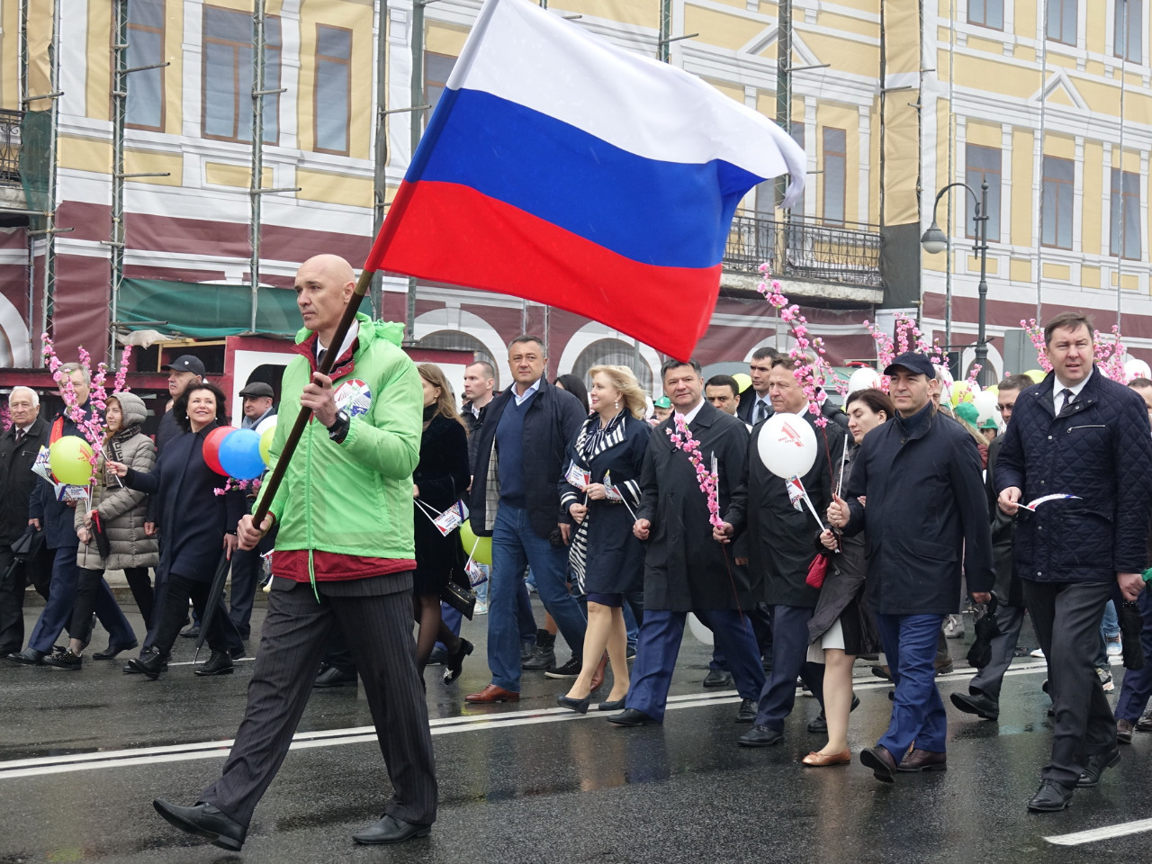 Повышен МРОТ: жизнь стала лучше, жить стало веселей