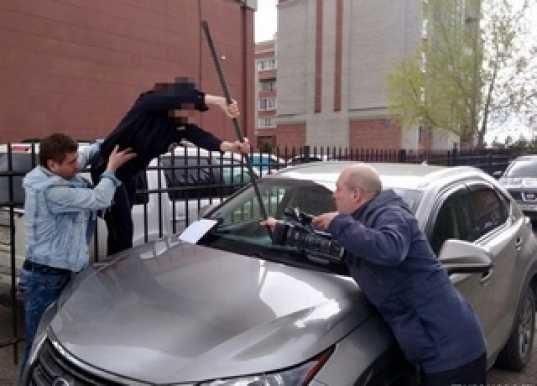 В отношении «Лексуса» использовали обычную омскую лексику