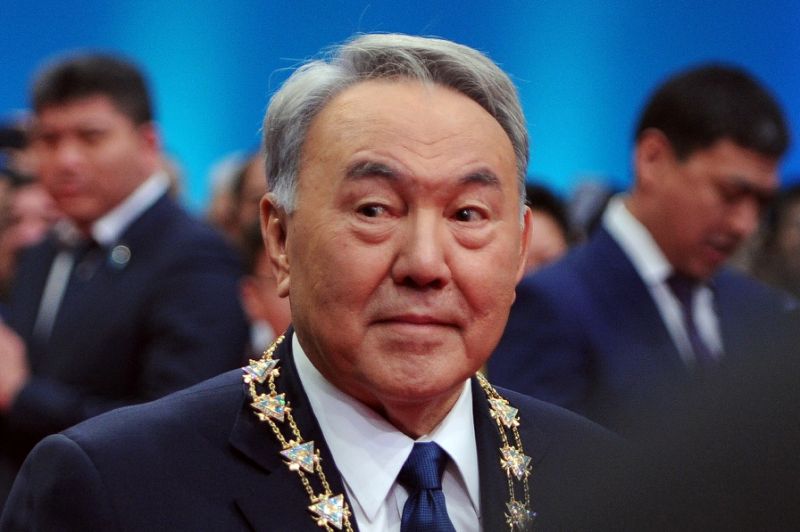 Назарбаев, как Лев Толстой опять собрался уходить