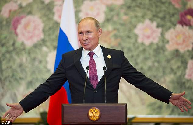 Потеряв надежду получить приглашение в Вашингтон, Путин зовет всех в Москву