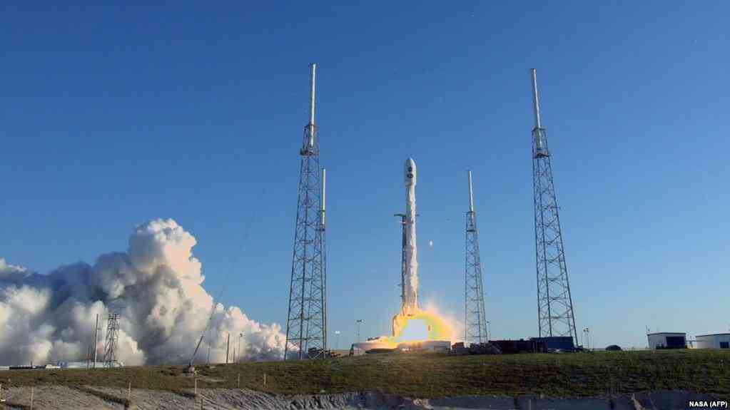 Falcon 9 вывел на орбиту грузовик для МКС