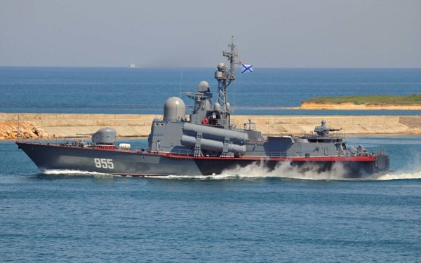 Россия грозит Украине мощным азовским кулаком