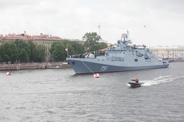 Россия формирует крупную эскадру в Средиземном море