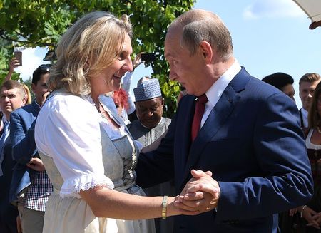 Свадьба пела и плясала, а с ней и Путин