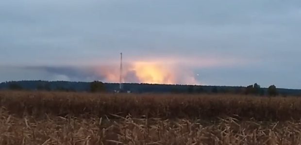В Черниговской области горят армейские склады