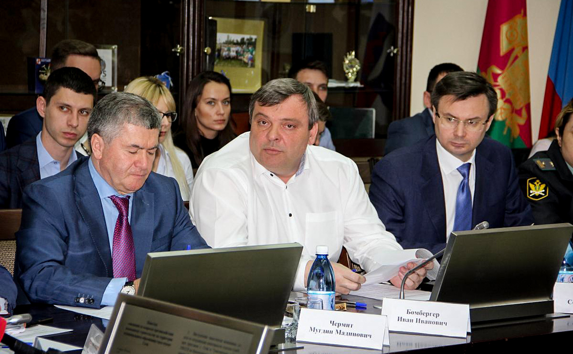 Команда сочинских чиновников обходит следователей на вираже