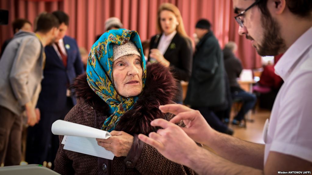 Пенсионеров подтягивают до прожиточного минимума