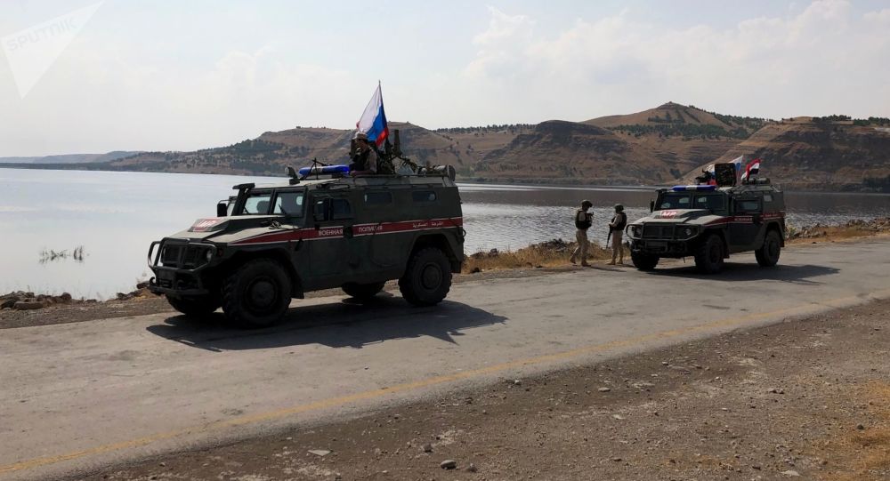 Россия патрулирует границу в Сирии на фоне разворачивающейся войны Асада с Эрдоганом