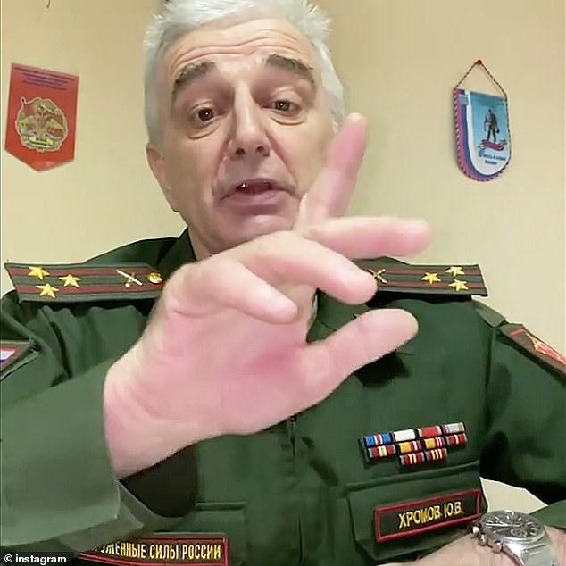 Старый сапог призвал девушек стучать на своих парней