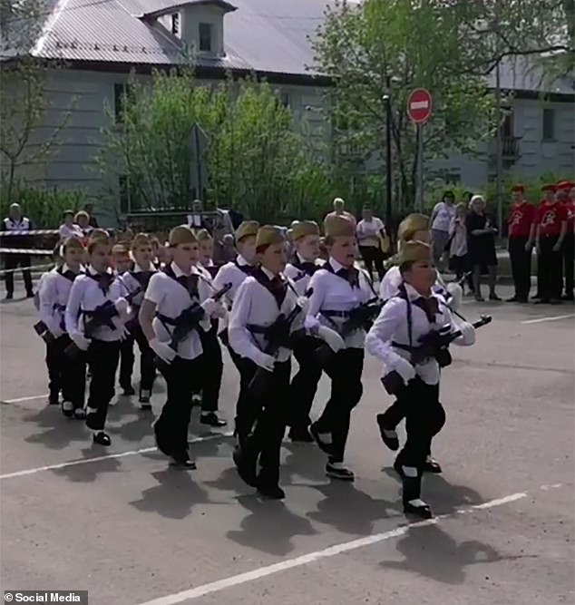 Птенцов Патрушева превращают в стальных патриотов