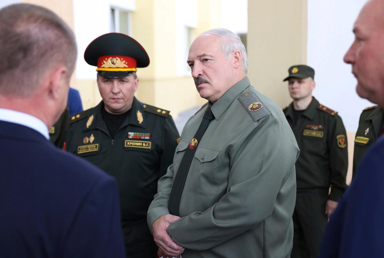 Евросоюз лишает конюха Лукашенко валютного овса