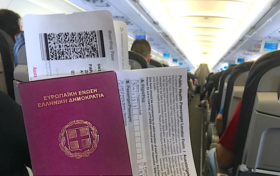Коронавирус держит людей на короткой сворке через ковид-паспорта