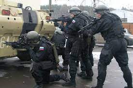 В России куда ни плюнь — попадешь в силовика