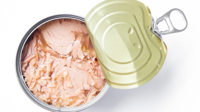 Мясные и рыбные консервы, содержимое которых — криминал