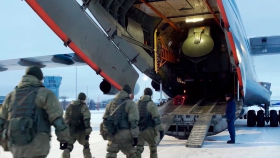 Токаев распорядился выслать военных ОДКБ через неделю