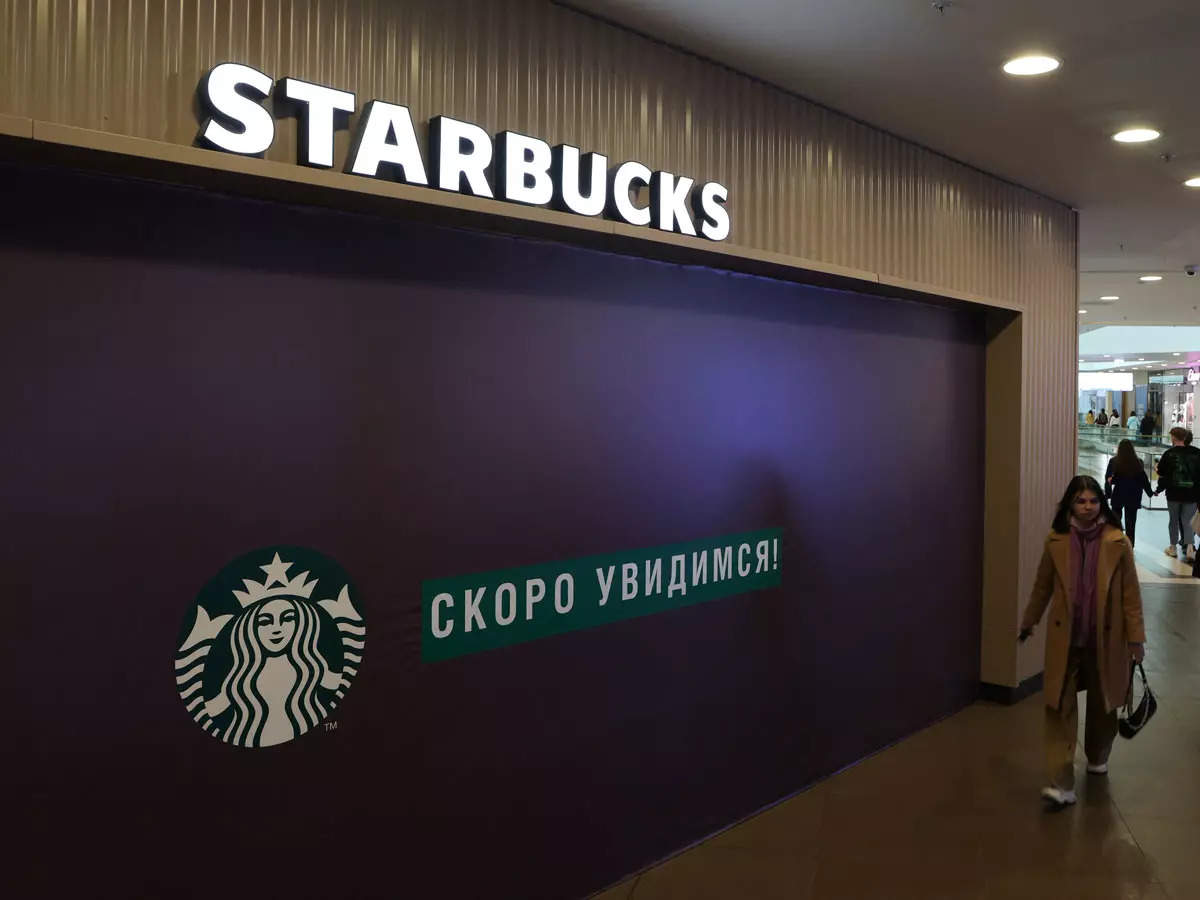 «Старбакс» попрощался с Россией