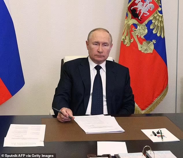 Путин зачем-то срочно примчался в Кремль из Ново-Огарева
