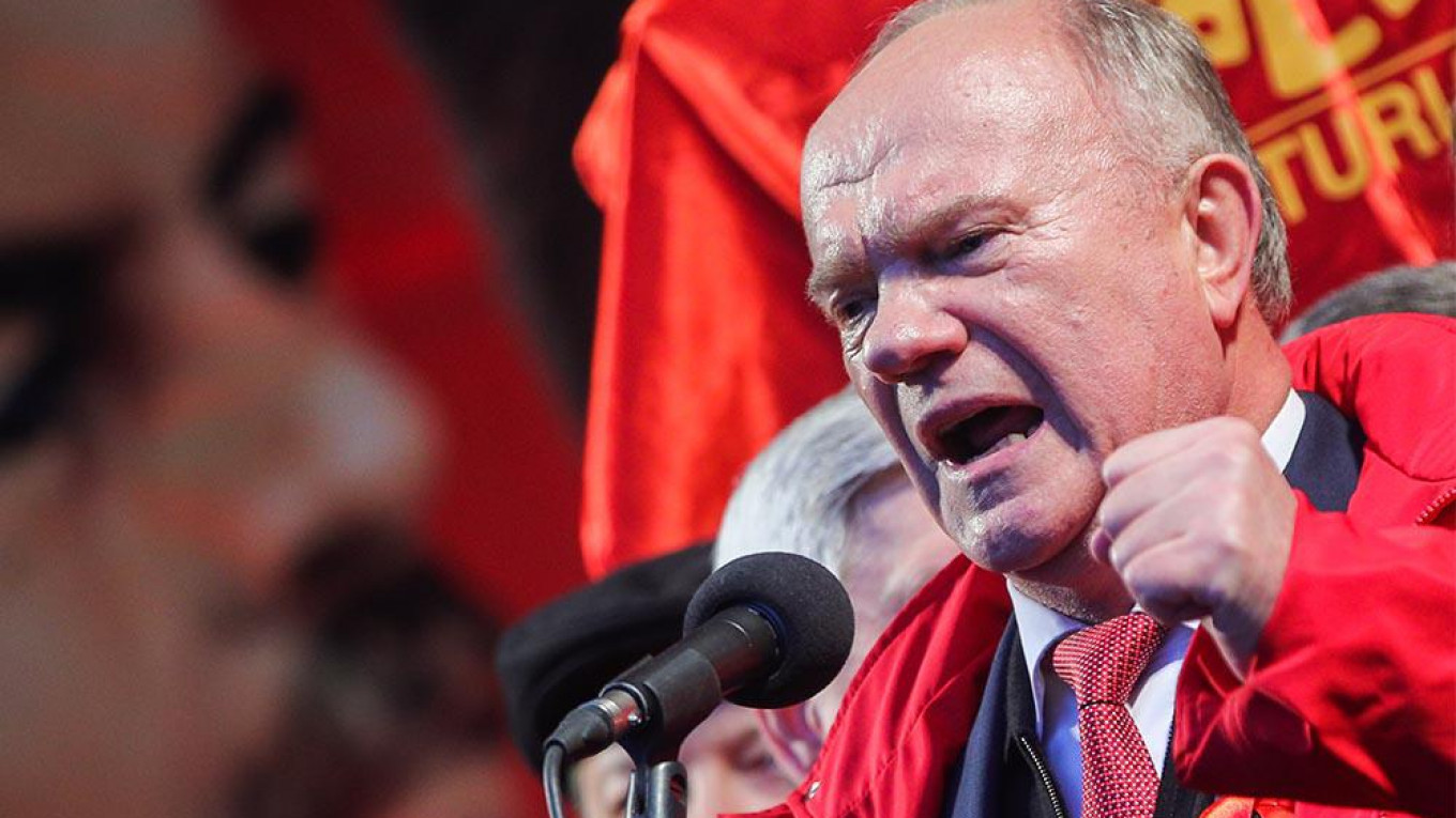 Зюганов с компанией принялись раскачивать лодку