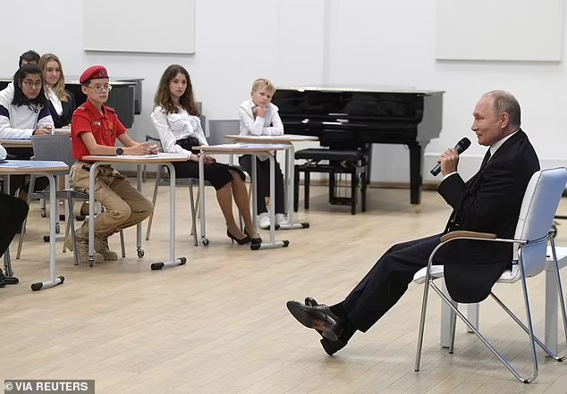 Перед встречей с Путиным, калининградские дети пару недель провели в карантине