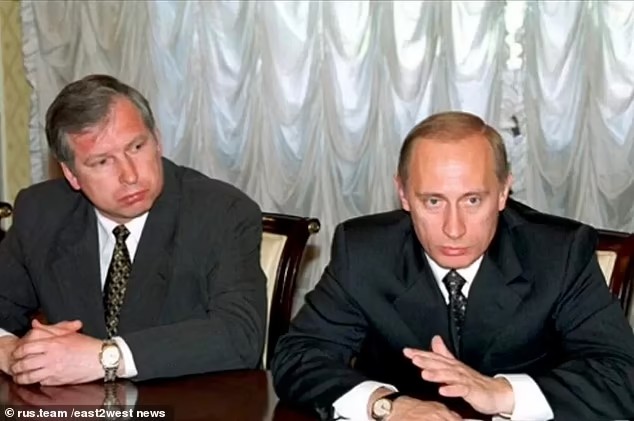 Путин осиротел после смерти Виктора Черкесова