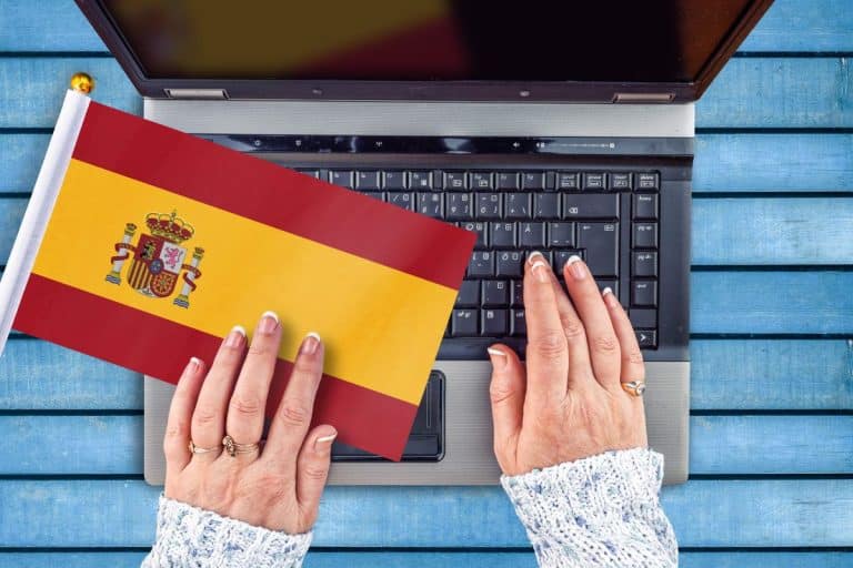 Испания продолжает тянуть кота за хвост с визами для цифровых кочевников