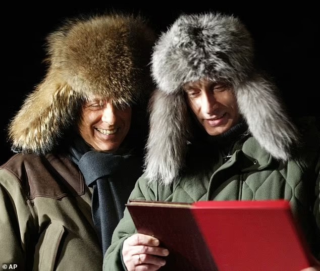 Берлускони открыл сезон «Лебединого озера»