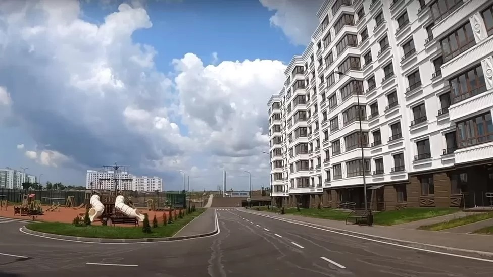Россияне потянулись с северов в Мариуполь