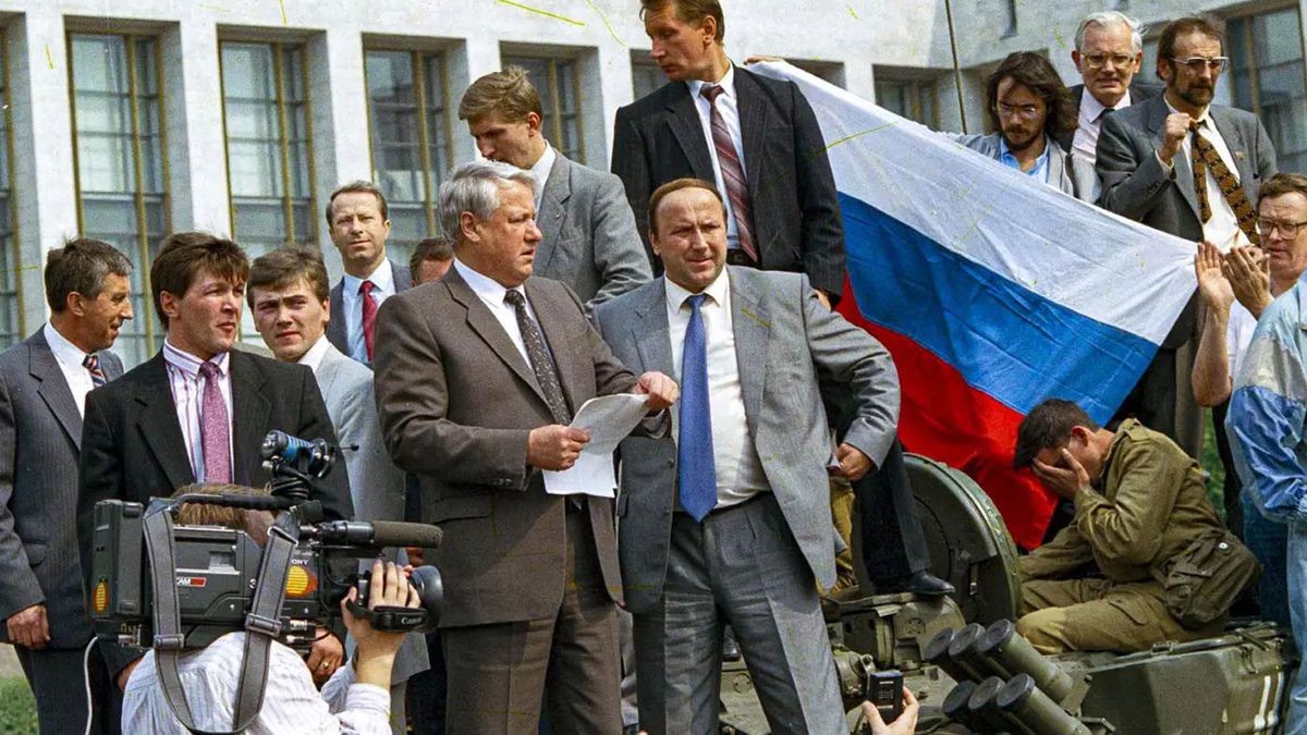 Россия продолжает оставаться в политическом запое