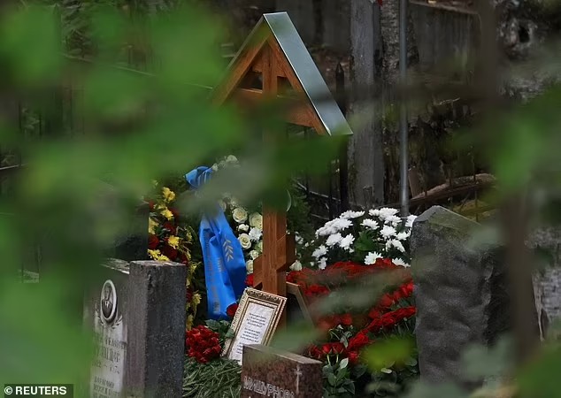Повар Путина упокоился рядом с отцом в Санкт-Петербурге