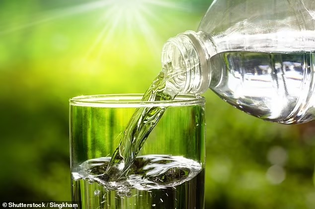 Нормальный водохлеб должен ежедневно потреблять до двух литров воды
