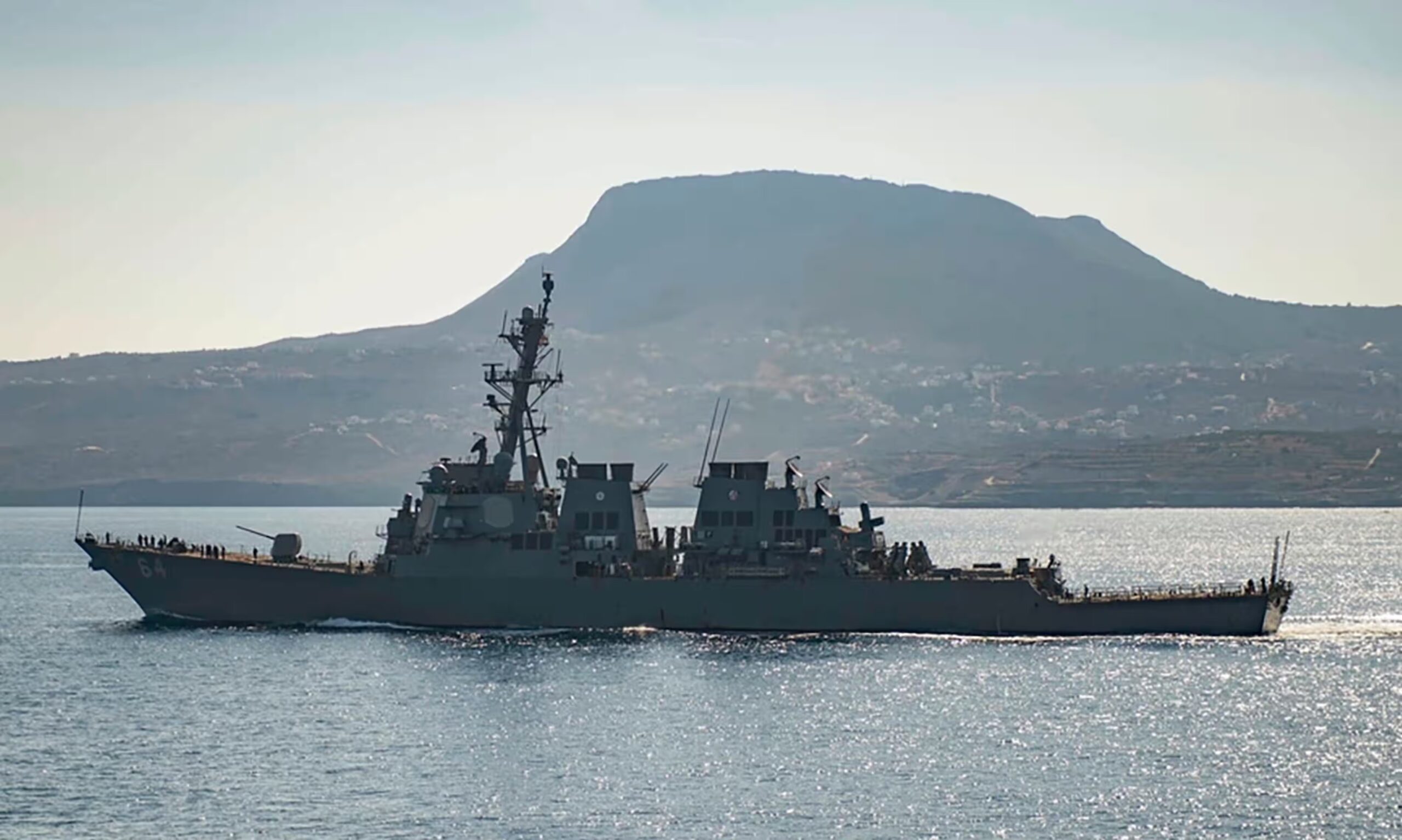 Военные плохо несут службу в Красном море