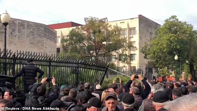 Абхазы полны решимости прогнать своего президента
