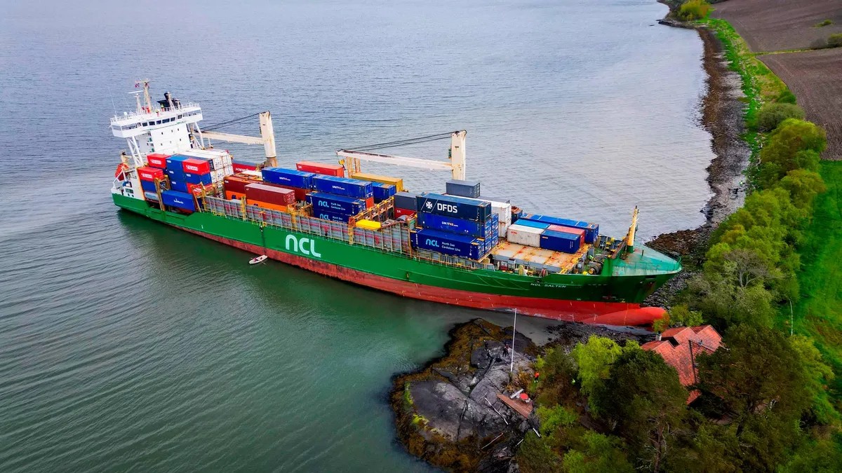 Сухогруз NCL Salten врезался в берег из-за халатности штурмана