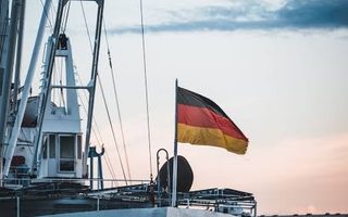Немцы просят под свой флаг комсостав из нерезидентов ЕС