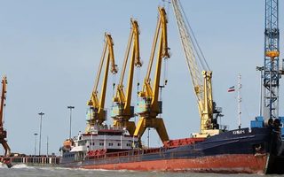 Каспий требует много тоннажа и моряков