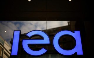 В мире запасено примерно 1,1 млрд баррелей нефти и дизтоплива