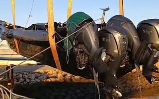 Скоростной катер наркодилеров не смог уйти от погони