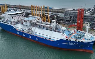 Бывший газовоз показал себя надежным бункеровщиком аммиака