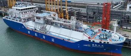 Бывший газовоз показал себя надежным бункеровщиком аммиака