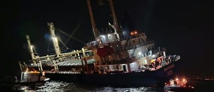 Мужественные действия остатков команды не дали сухогрузу затонуть