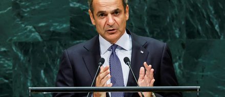 Лидер Греции призвал уважать морское право