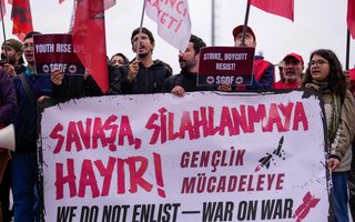 Докеры вышли на суточный протест в 100 портах мира